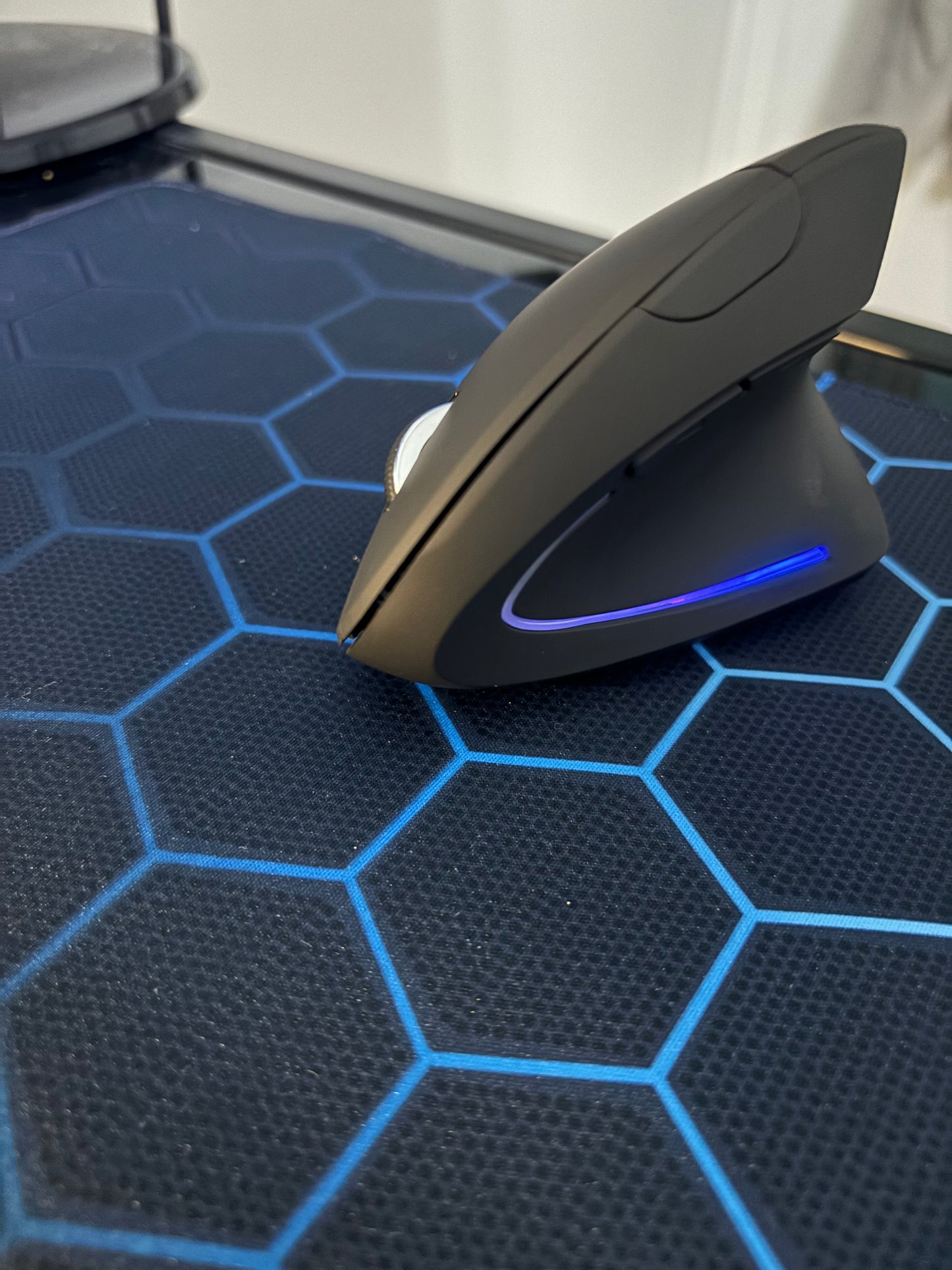 Mouse Vertical Mouse Rechargeable Vertical Wireless Mouse Cross-border Ergonomic Luminous Gaming Mute Photoelectric Bluetooth Mouse Wholesale