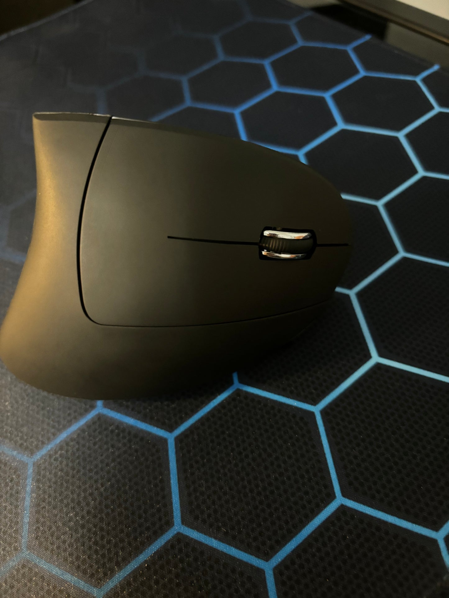 Mouse Vertical Mouse Rechargeable Vertical Wireless Mouse Cross-border Ergonomic Luminous Gaming Mute Photoelectric Bluetooth Mouse Wholesale