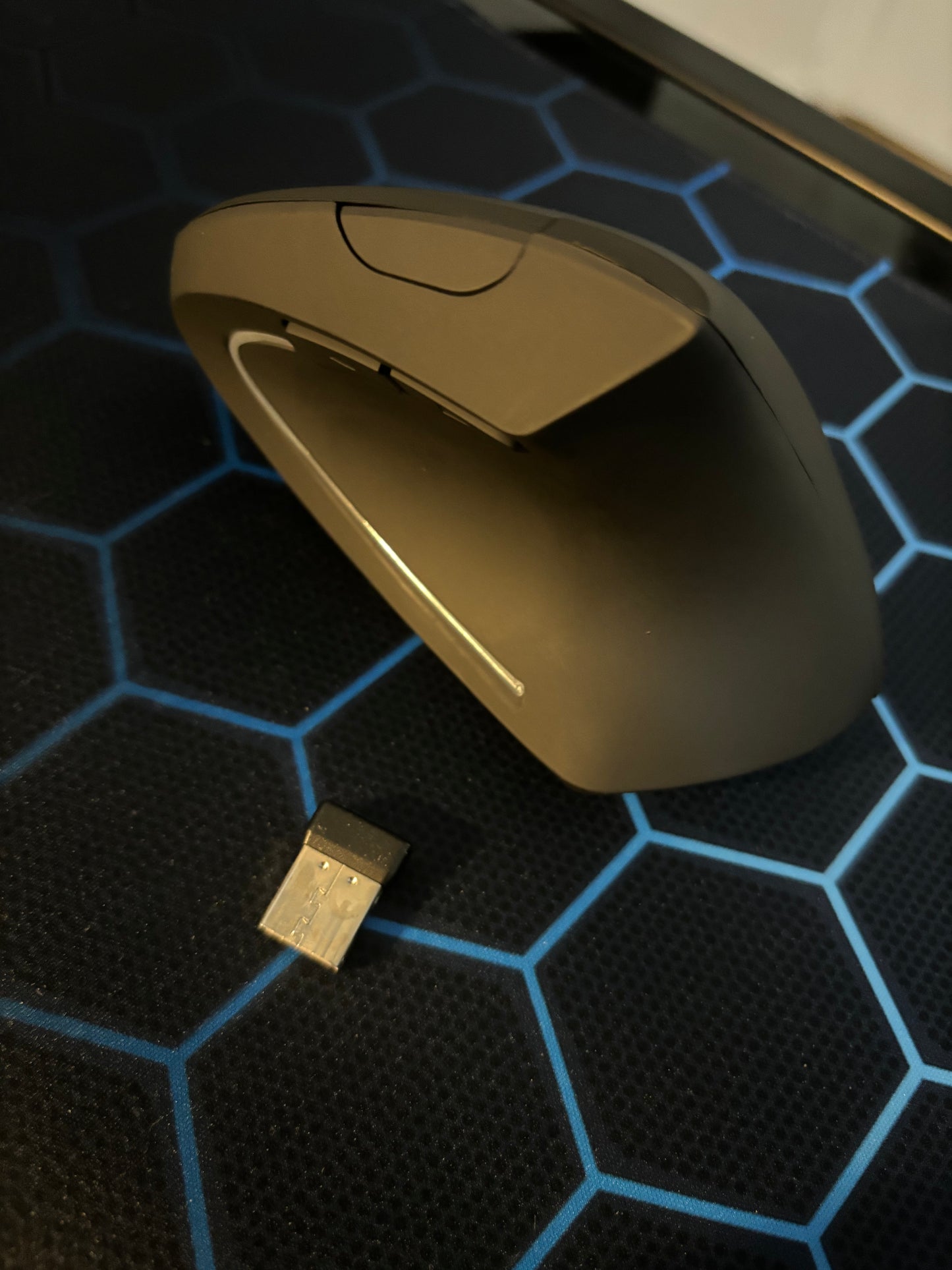 Mouse Vertical Mouse Rechargeable Vertical Wireless Mouse Cross-border Ergonomic Luminous Gaming Mute Photoelectric Bluetooth Mouse Wholesale